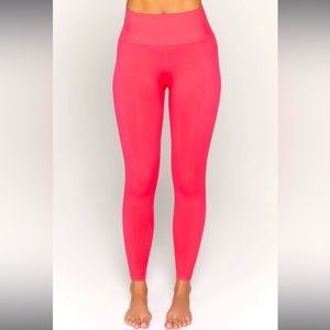 Spiritual Gangster Icon High Waist Legging in M/L